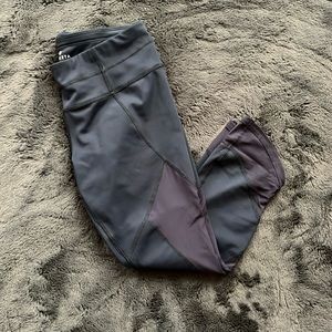 Athleta navy capris SP